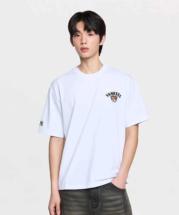 Emelbi Mega Bear Back Graphic Oversized Short Sleeve T-Shirt Ny (White)