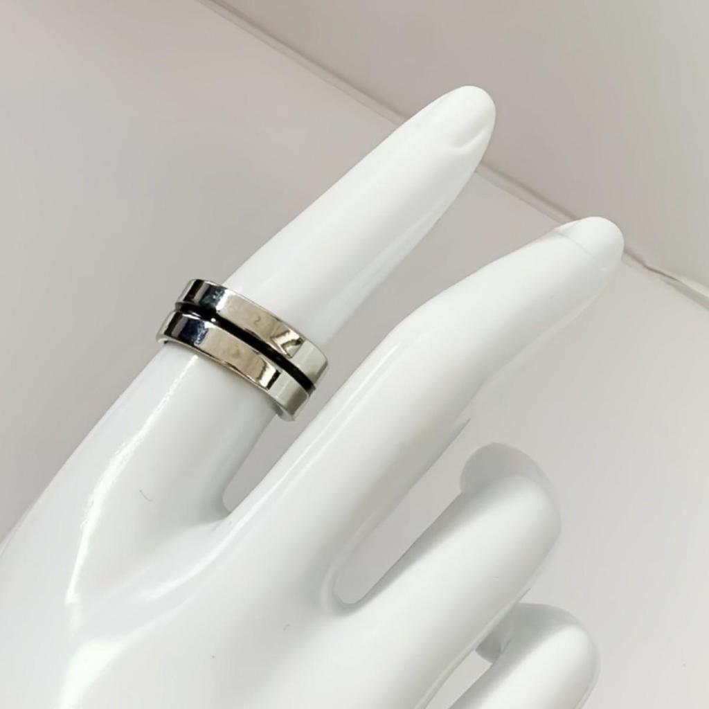 Korean Style Black Resin Inlay Ring for Women - Fashionable Wide Band with Smooth Finish