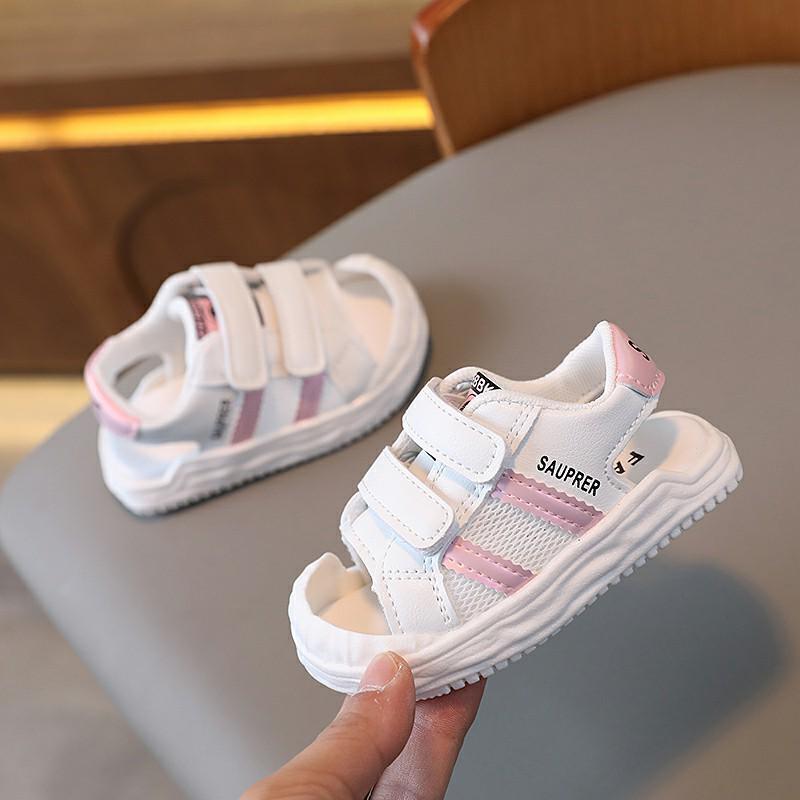 Toddler Closed-Toe Sandals for Boys and Girls, Ages 0-3.5, Soft Sole, Breathable White Shoes.