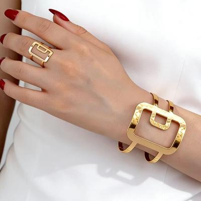 Bracciali e Anelli Quadrati Vuoti Stile Europeo e Americano: Gioielli Eleganti, Unici, Moderni