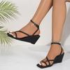 Sexy Schwarze Riemchensandalen mit Zehensteg für Damen, Sandalen mit Keilabsatz und eckiger Zehenpartie, Sommer 2025, lässige Party-Kleidschuhe, voller Code