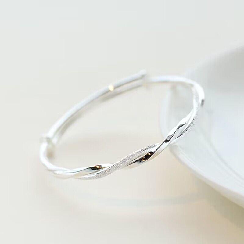 Mobius Ring Open Bracelet: Versatile, Elegant Accessory for Everyday Wear. Perfect as a Stylish Gift.