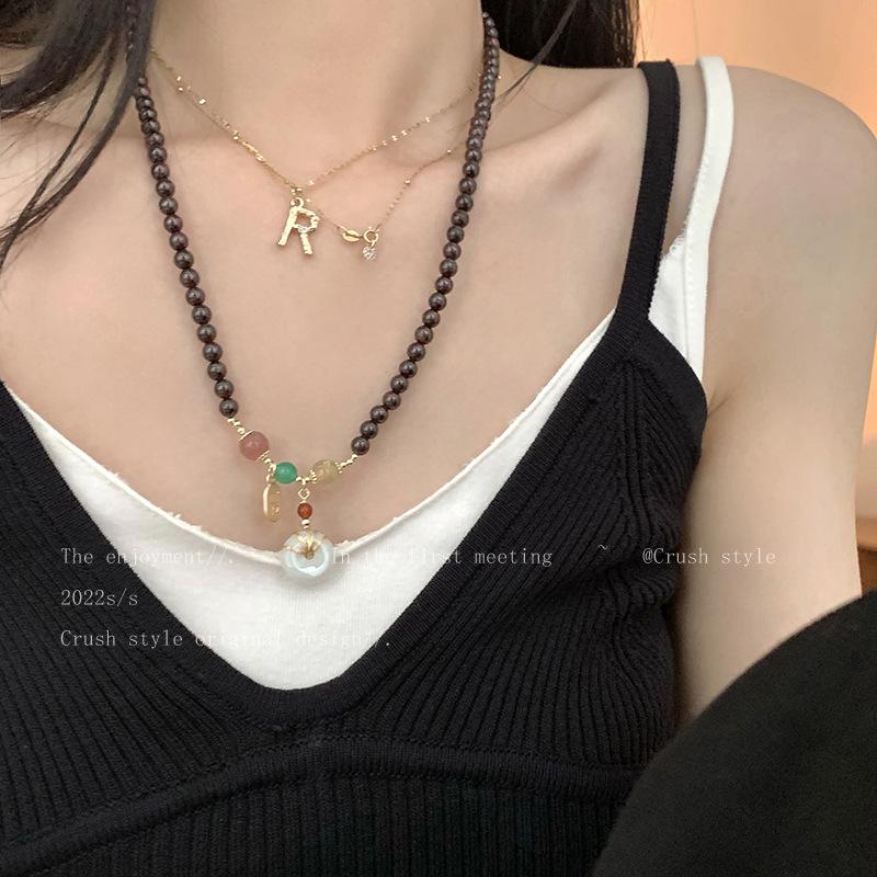 Retro Chinese Tassel Necklace: Unique Ethnic Style Women's High-End Clavicle Chain.
