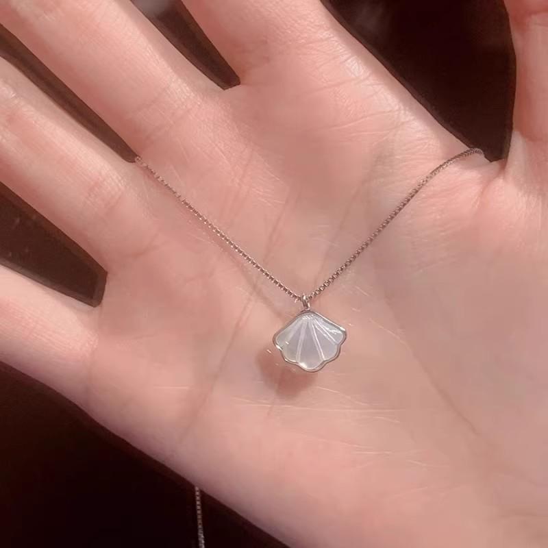 Colier elegant cu scoică S999 Argintiu pentru Femei - Design de Lux de Nișă, Lanț Claviculă High-End cu Stil Cool, Simplu