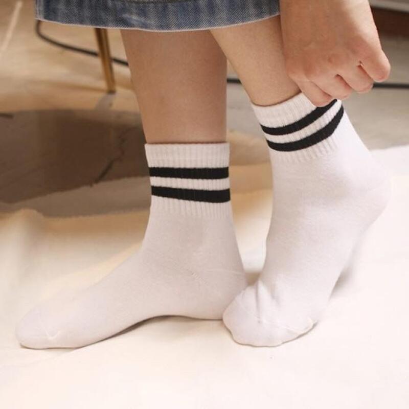 Zweifarbige gestreifte Socken 4 Farben Zweifarbige mitteldicke Streifen