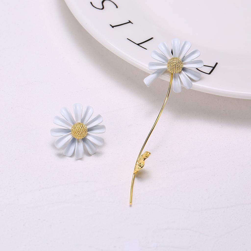 Women Little Daisy Earrings Set,Asymmetry Design Jewelry Accessories Painted Flowers,Elegent Cute Charm Stud Earring for Gifts