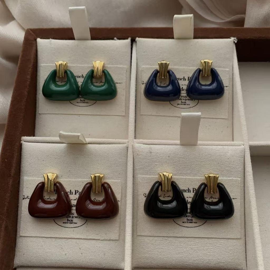 Geometric Bag Shape, High Saturation Enamel Earrings, Ear Buckles, Light Luxury And Fashionable Individuality, Retro Elegance And High-End Earrings.