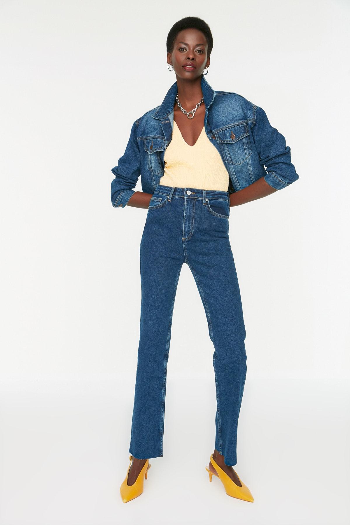 

Темно-синие джинсы-клеш с высокой талией TWOSS22JE0661..