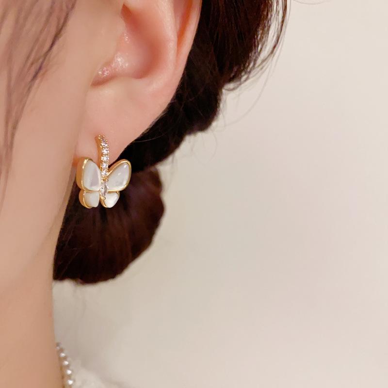 Women Light Luxury Fashion Zircon Mother Of Pearl Butterfly Buckle Earrings