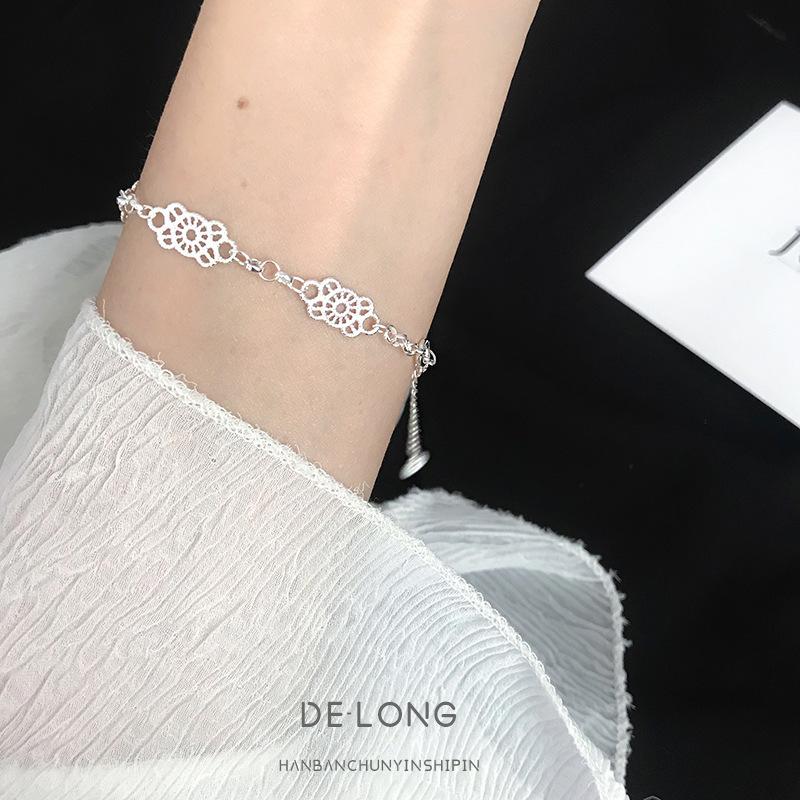 Elegant and Graceful S925 Silver Lace Bracelet, Simple and Stylish Women's Floral Edge Hand Ornament, Fashionable and Elegant Accessories