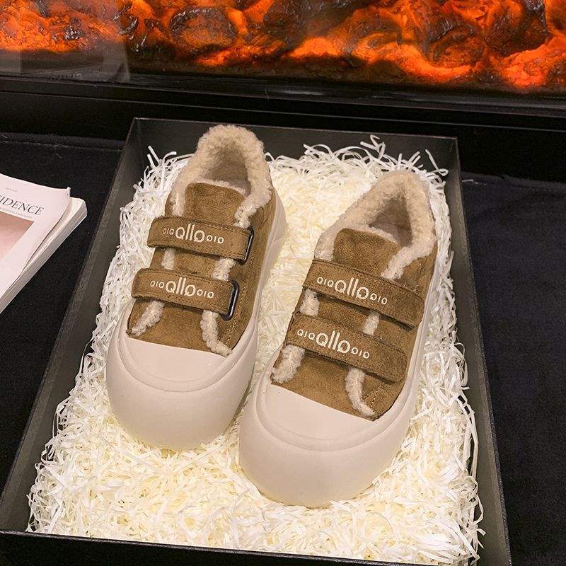 Velcro Sports Board Shoes Women's 2025 Autumn and Winter New Versatile Thick-soled Lightweight Casual Moral Training Shoes Velvet Bread Shoes