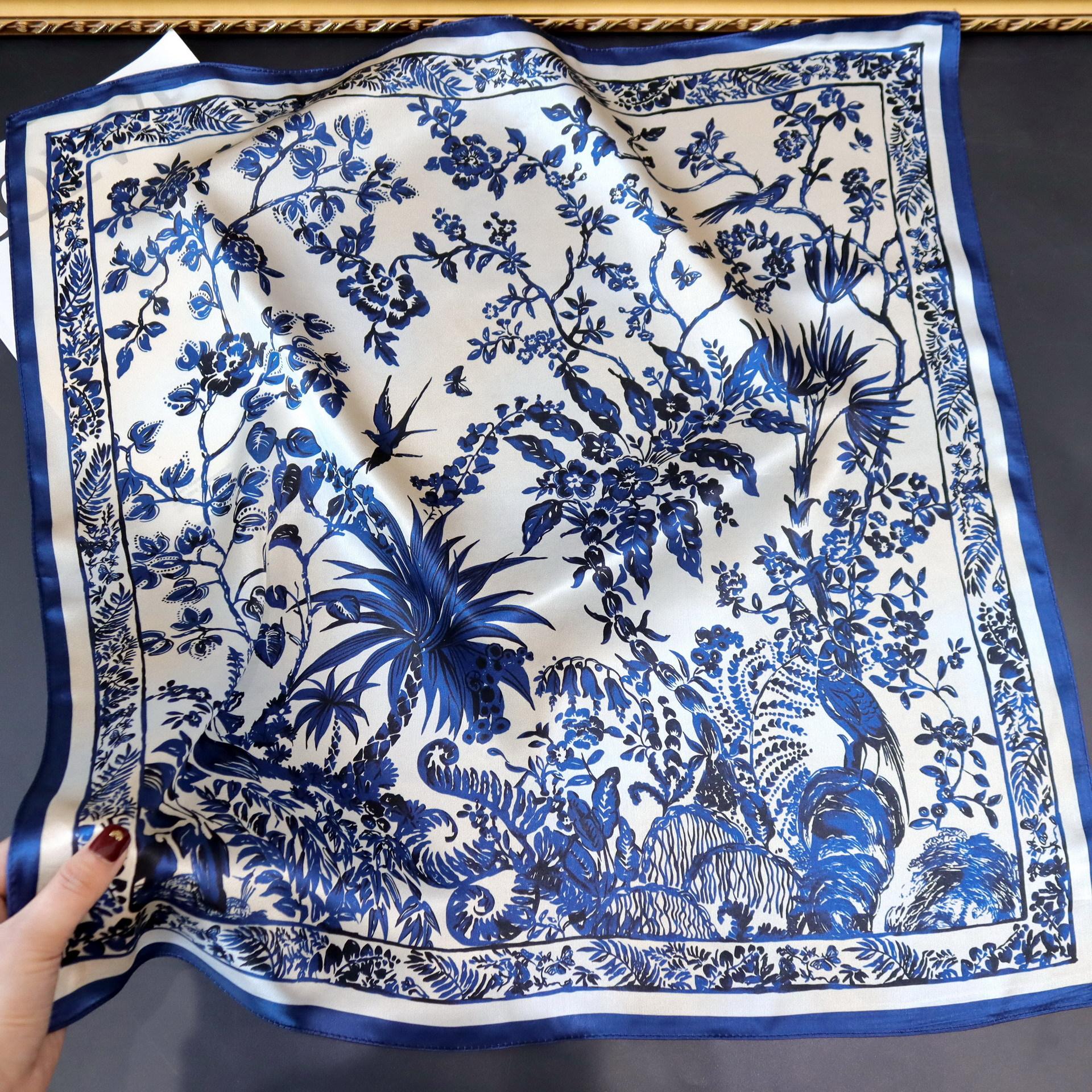 Roman tropical jungle new fashion silk silk scarf temperament printing 70 silk medium square scarf mulberry silk scarf 68*68cm