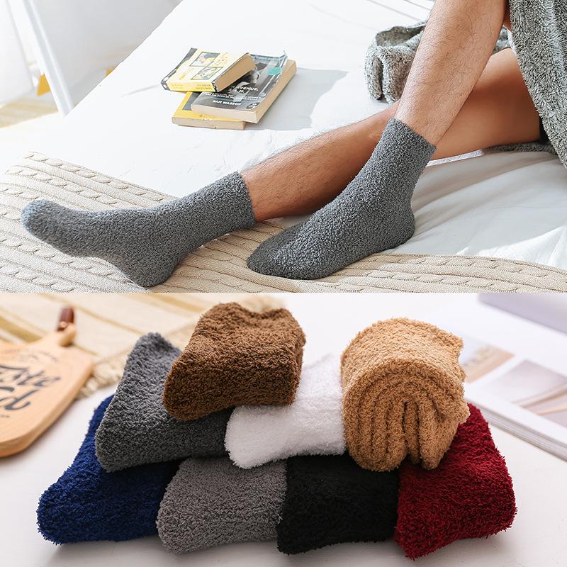 Superwarme Herren-Wadenlange Korallenfleece-Bodensocken für Herbst und Winter.