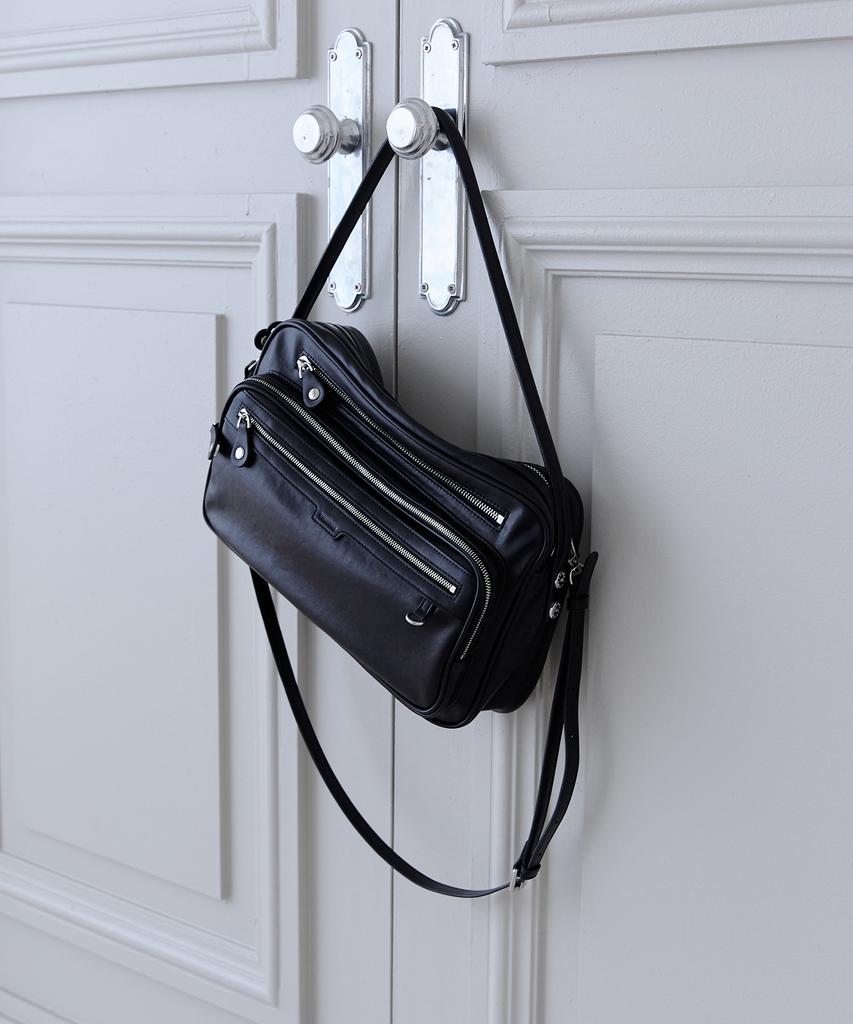 Romantinuer Layer Multi-Pocket Bag (Black)