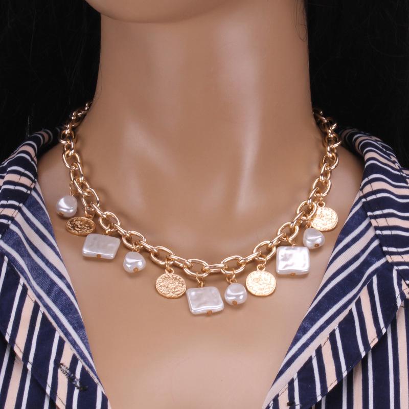 

Vintage Retro Irregular Baroque Pearl Coin Pendant Collar Choker Necklace For Women Punk Metal Chain Necklace Gold Copper Color 35cm add 10cm