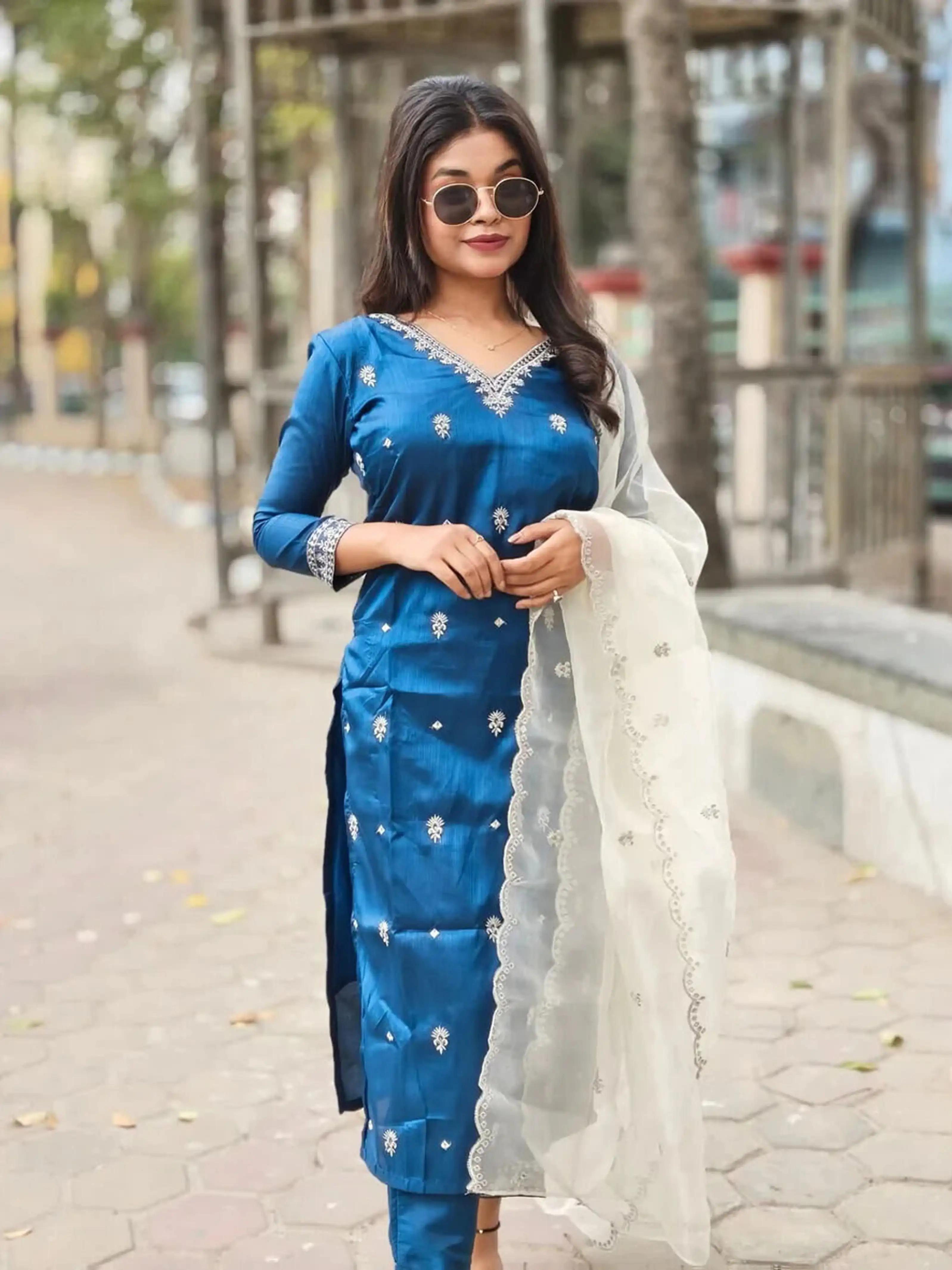 Women Silk Blend Kurta Pant Dupatta