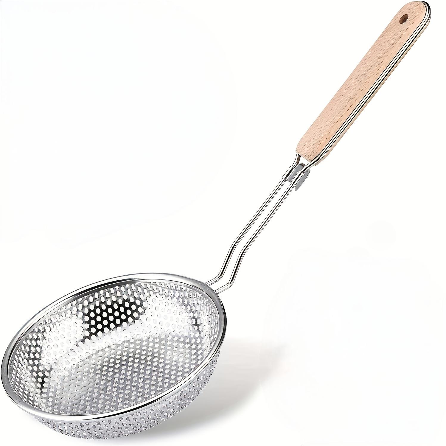 

High-Quality Stainless Steel Wooden Handle Colander | Fine Mesh Cooking Spoon, Suitable for Food Preparation and Oil Filtering 1pc