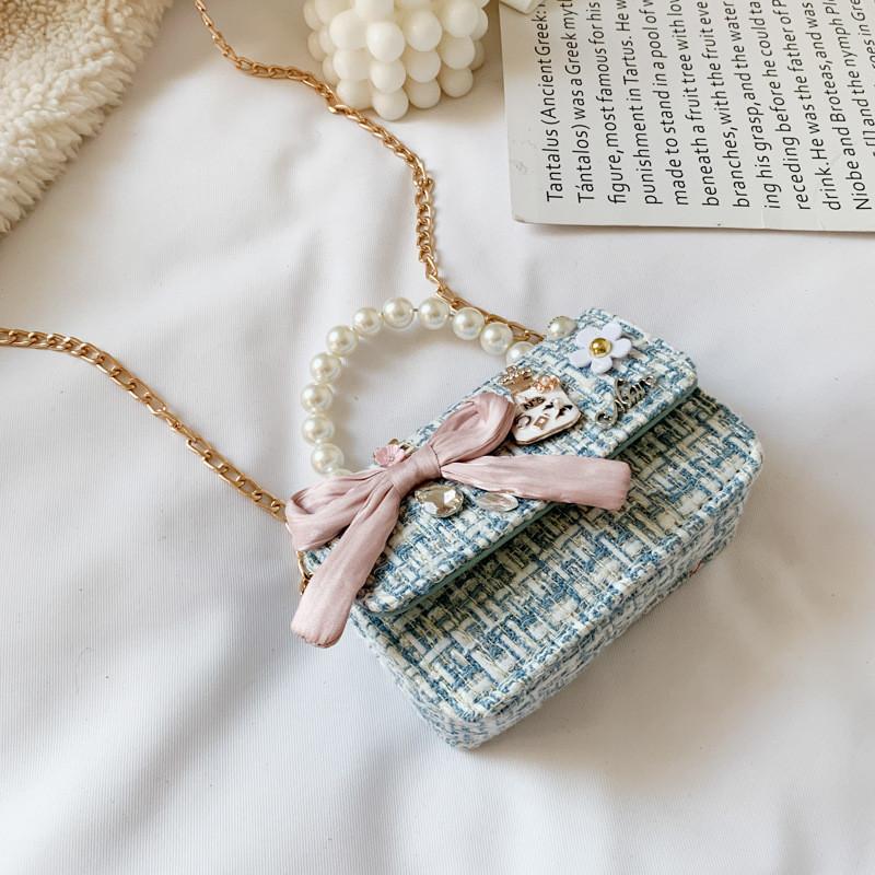 Adorable Girls Crossbody Bag Featuring Soft Canvas Material And Elegant Bow Style