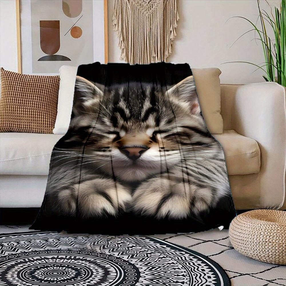 Cute tiger-spotted kitten pattern Flannel printed blanket suitable for all seasons suitable for living room office sofa travel