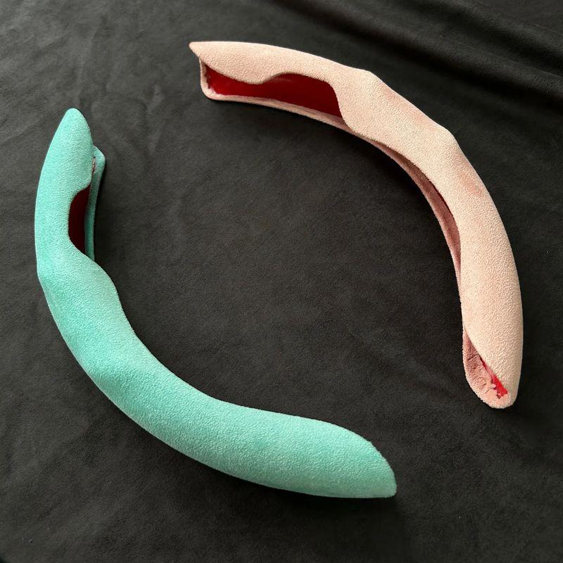 Ultra-Thin Special-Shaped Car Steering Wheel Cover Made of Suede, Anti-Slip, Sweat-Absorbent, Suitable for All Seasons | S-Level Comfort Feel