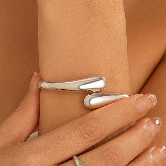 New Punk Water Drop Torques Choker Necklace Open Cuff Bangle for Women Wed Bridal Adjustable Rings Party Grunge Jewelry Set