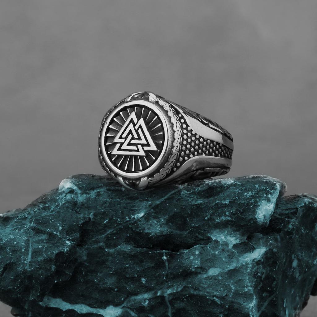 Bague Viking Runique Vintage en Acier Inoxydable pour Homme Amulette Valknut Celtique Bague Hip Hop Biker Bijou Simple Cadeau pour Petit Ami