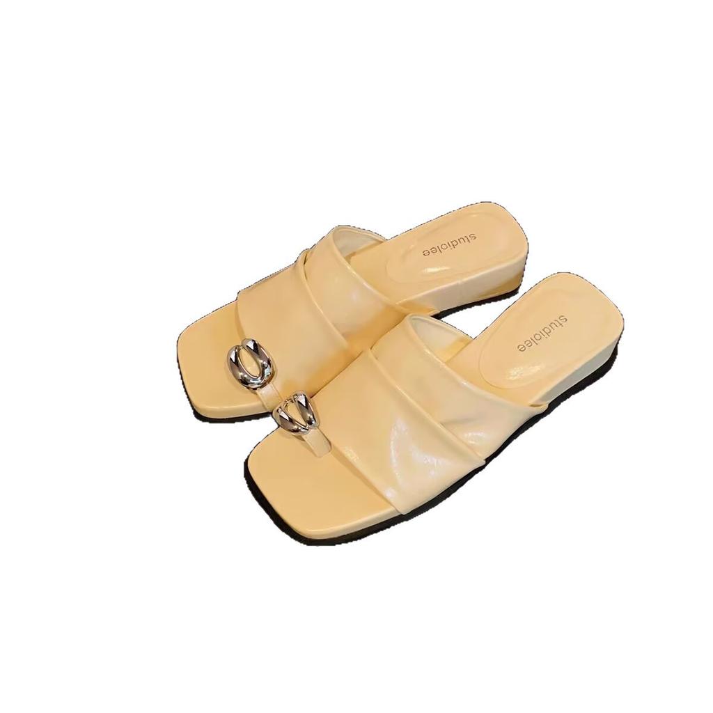 Grape mother has the same style in stock~ Height increase of 4cm~ French metal buckle fold width one-word set, toe slope heel sandals female summer