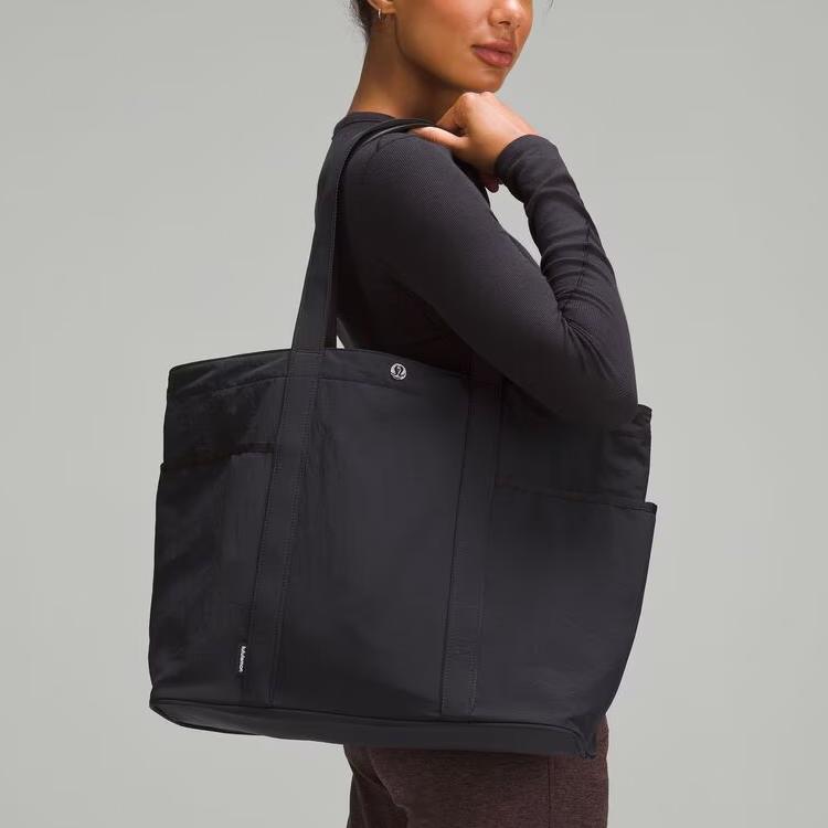 Lululemon Daily 20L Tote Bag With Metal Logo Closure Recycled Nylon Unisex Tote Bags Black LU9BSDS-0001