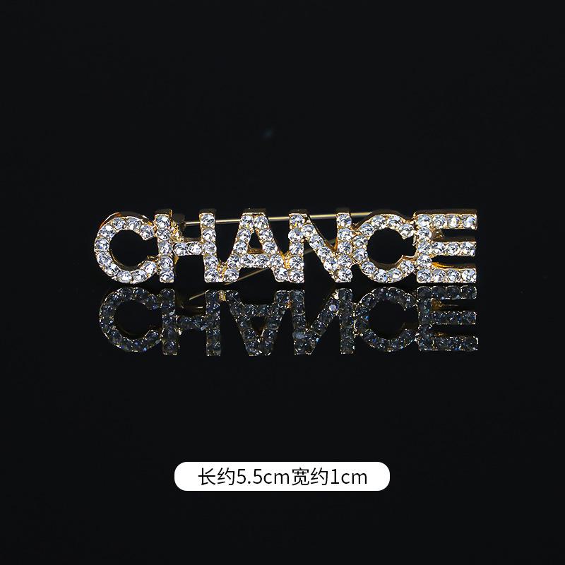 

Korean personality high-end full diamond letter brooch corsage versatile fashion temperament light luxury suit pin buckle accessories