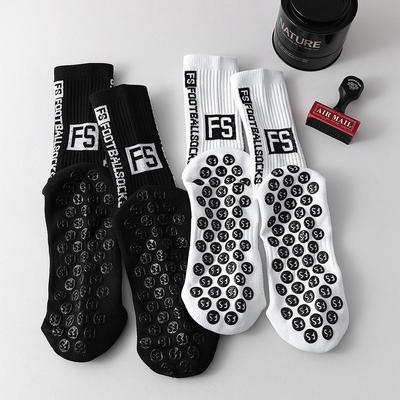Pánské protiskluzové sportovní ponožky: Nylon tečkovaný pro fotbal, běh, fitness a jógu.