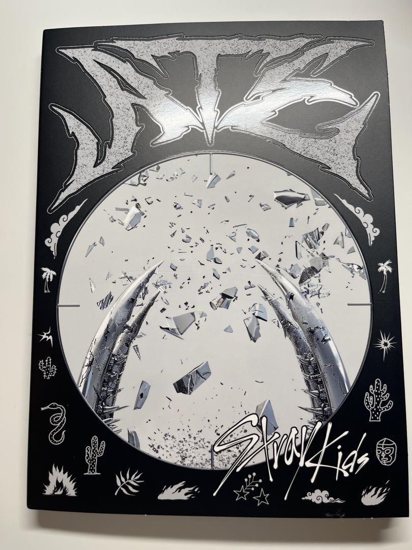 

[USED] Stray Kids ATE Album with Photocard