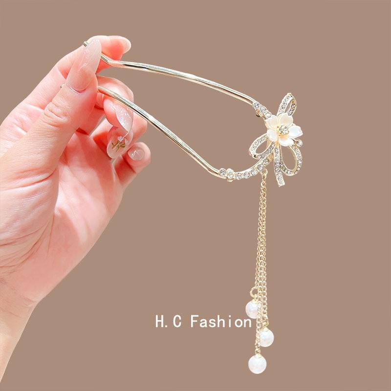 Elegant U-Shaped Butterfly Tassel Hairpin - Ancient Style Floral Accent for Qipao
