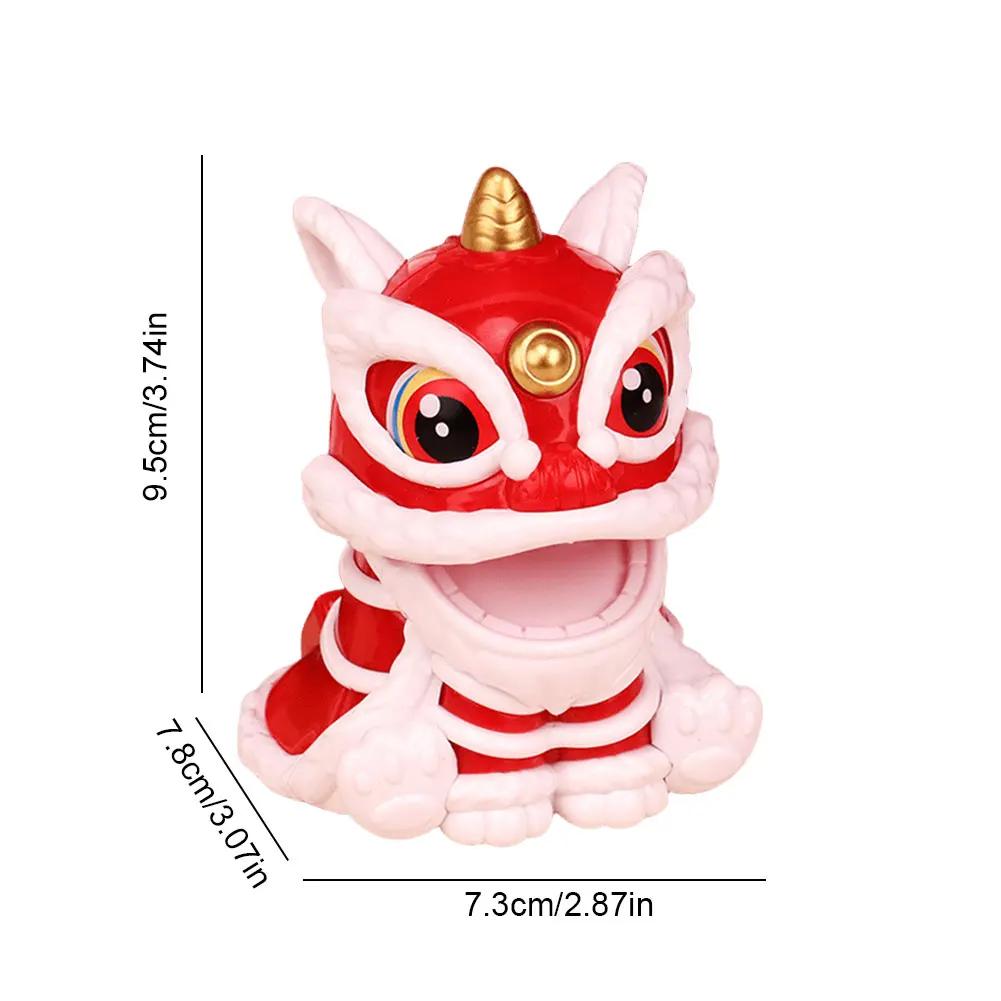 Chinesischer Stil Glücksbringendes Tanzender Löwe Modell Solarbetrieben Hände Schüttelnd Glückskatze Reichtum Winke Figuren Handwerk Heimdekoration