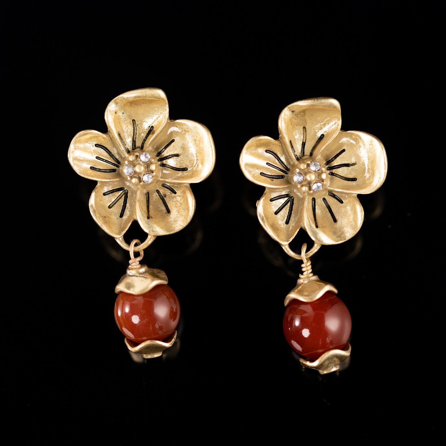 Средневековая винтажная мода Высокий стиль Ретро Нишевые серьги Циндао Фабрика Темперамент Атмосферные Женские серьги-гвоздики Новые