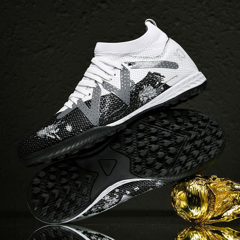 New Pink Football Shoes Long Nails Broken Nails Graffiti Men's Shoes Comprehensive Training Shoes Women's Sports Shoes Flying Woven Large Size