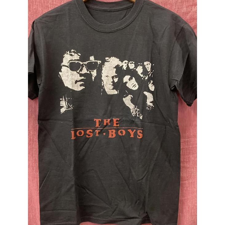 The Lost Boysie Men S Heavyweight 90s Vintage Graphic T-Shirt - Black Crewneck Tee with Bold THE LOST BOYSIE Red Text & Iconic Movie Characters S чёрный