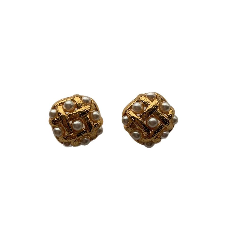 Square Woven Texture Pearl Stud Earrings Retro Elegant Exquisite Gentle Atmosphere Three-Dimensional Niche Versatile Earrings
