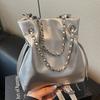 Fashion Niche Design Commuter Bag Women's 2025 New Simple Bucket Bag Versatile Chain Single Shoulder Messenger Bag Tide