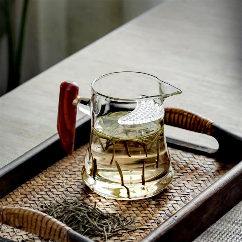 Tea Ceremony Tea Mug 400ml Wooden Hndle Heat-resistant Glass Fair Cup with Crescent Filter Tea Maker Kung Fu Tea Set Accessories 400ML