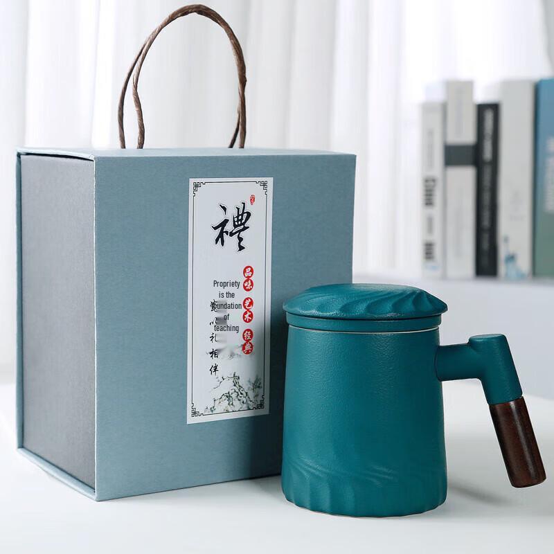 Cha Xun Ceramic Tea Mug with Lid, Infuser, and Wooden Handle