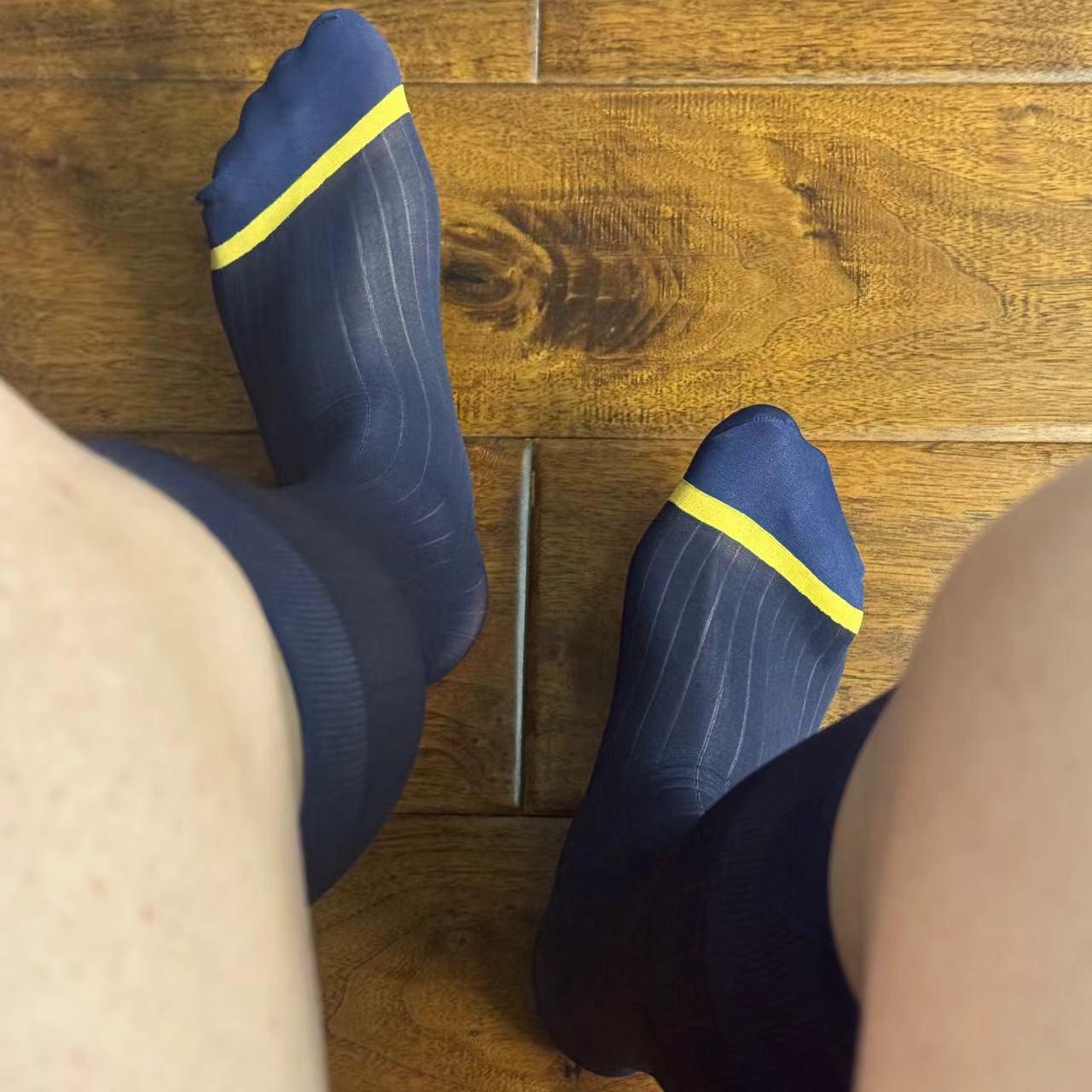 

Мужские дышащие формальные гольфы средней длины в полоску, темно-синие и черные One Size + Regular Thickness + No Heel