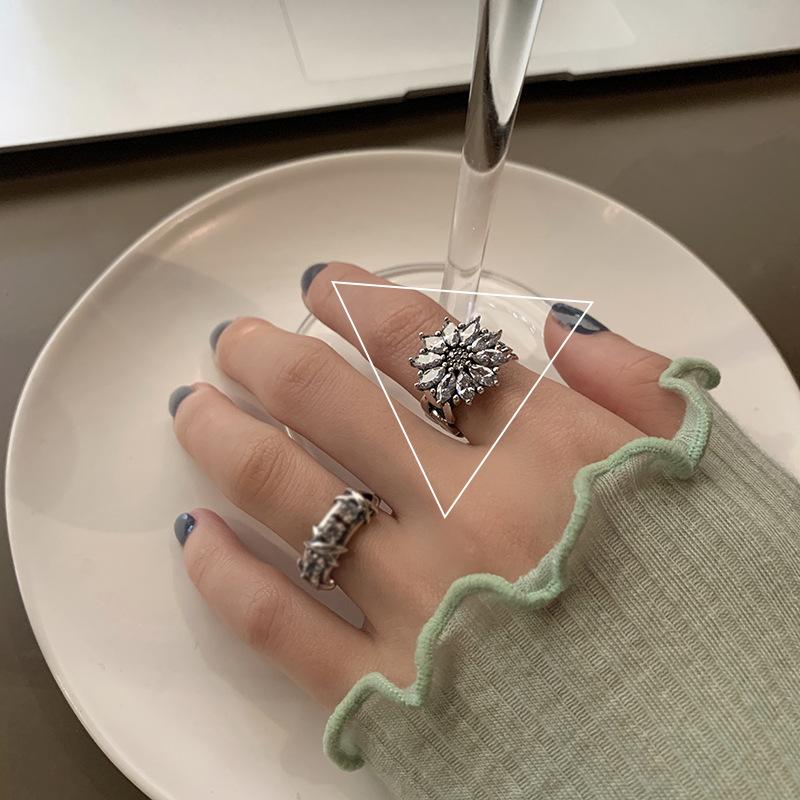 Chic Minimalist Korean Inspired Rhinestone Floral Ring For Fashionable Women