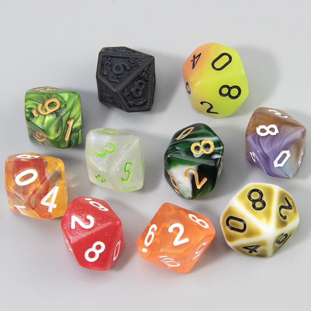 10 Stück Zufällige Polyedrische Kunststoffwürfel D4/D6/D8/D%/D10/D12/D20 Verschiedene Farbvarianten für DIY Tischspiel DND Brettspiel