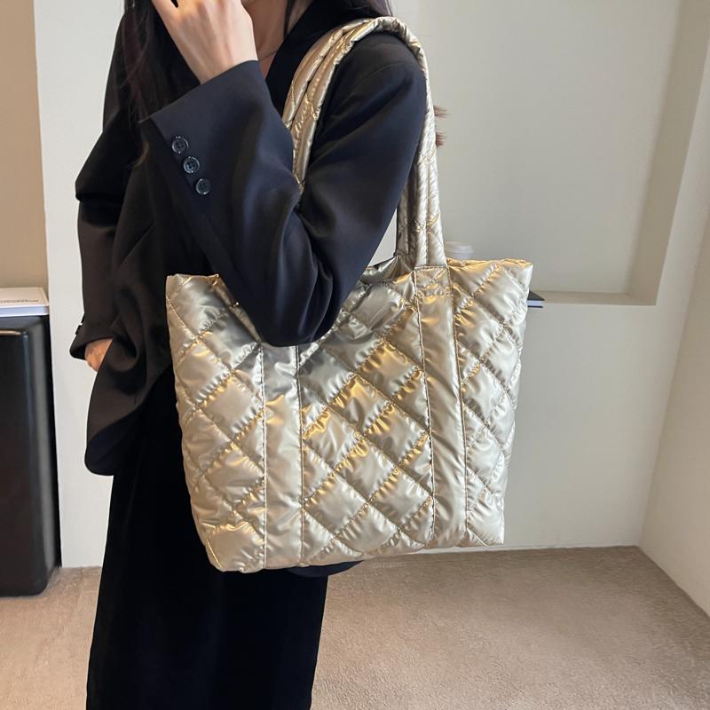 Weich gepolsterte Umhängetasche für Damen, Tragetasche aus weichem Nylongewebe mit Rautenmuster