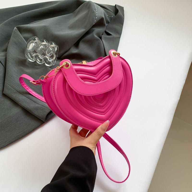 Fashionable Medium Sized Heart Bag With Zipper Closure Soft Pu Leather Shoulder Bag For Everyday Use