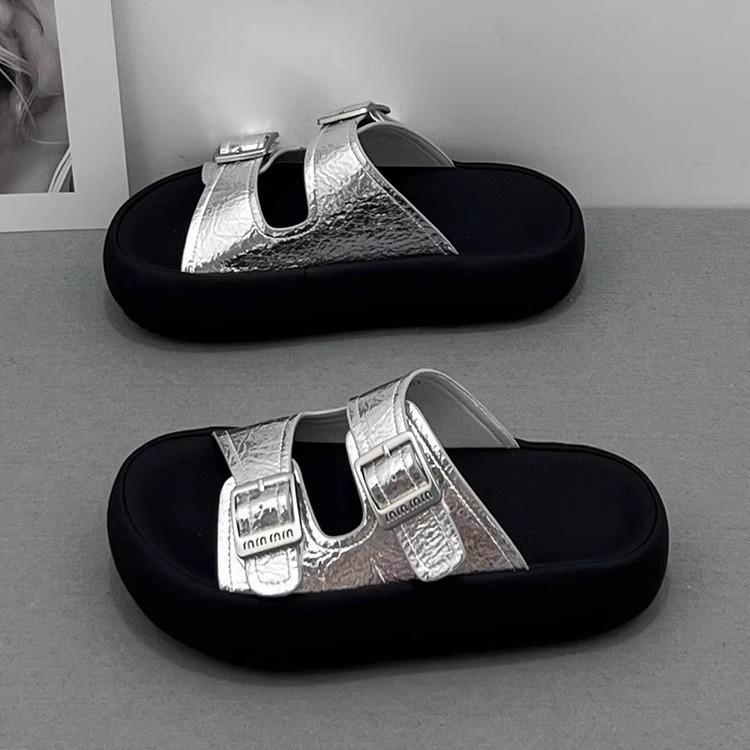Thick-bottomed one-word cool slippers women's 2025 summer new outer wear fashionable versatile stepping on shit feeling casual beach slippers tide