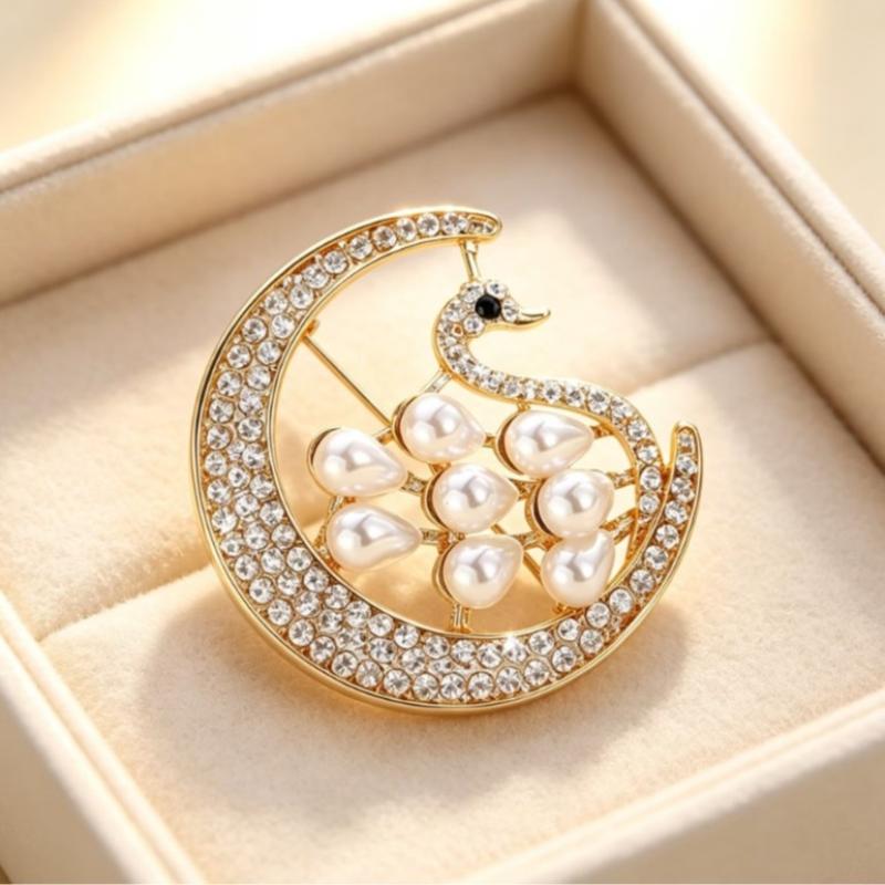 New French Style Elegant And Luxurious Cubic Zirconia Swan Brooches For Women Suit Sweater Fashion Simple Accessories Pins