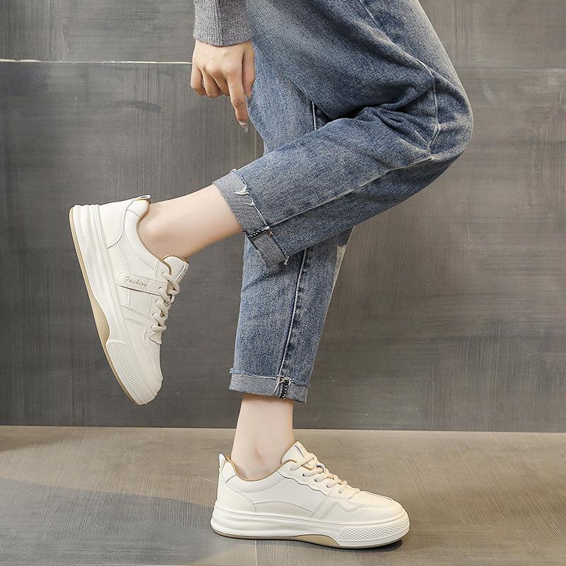 2025 little white shoes women's versatile thick-soled heightening lace-up board shoes Korean version fashion student sports and leisure shoes