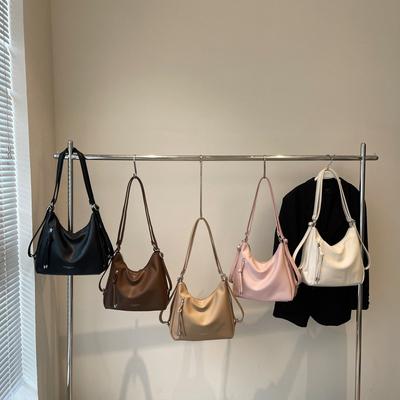 Sac à dos rétro pour femmes grande capacité printemps et été nouveau sac fourre-tout de banlieue sac à bandoulière messager polyvalent