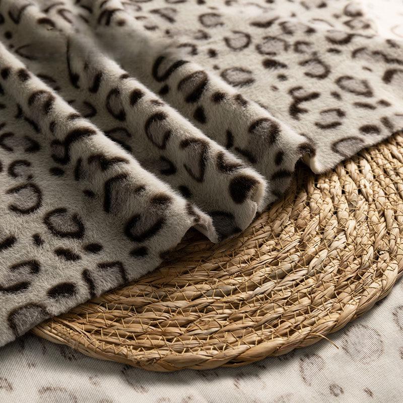 

Multi-Color Imitation Leopard Printed Plush Animal Synthetic Fur Fabric for Clothing Background Cloth Carpet Cushion DIY Fabric 50x50cm